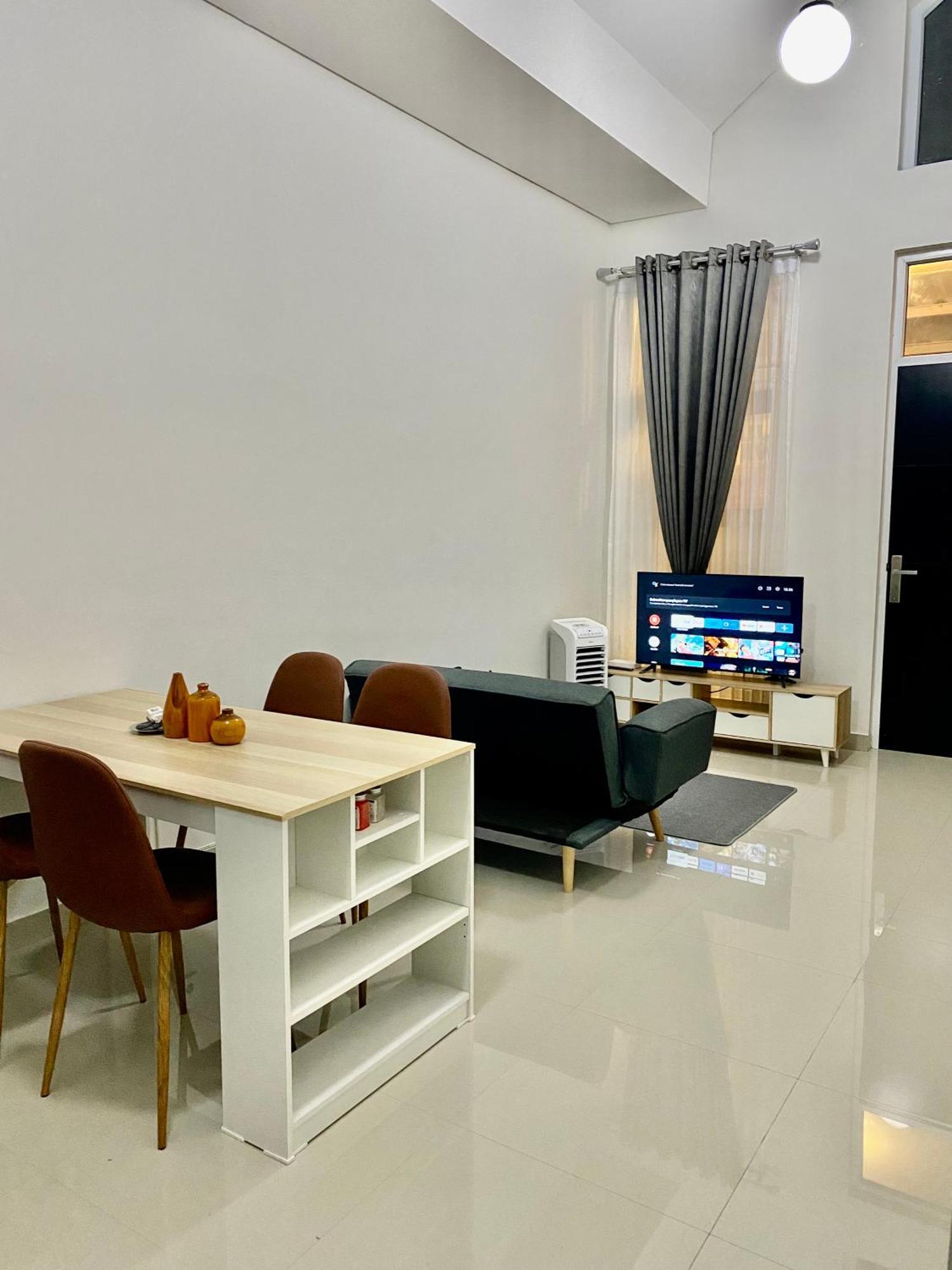 Villa Ku Villa Mu Semarang Eksteriør bilde